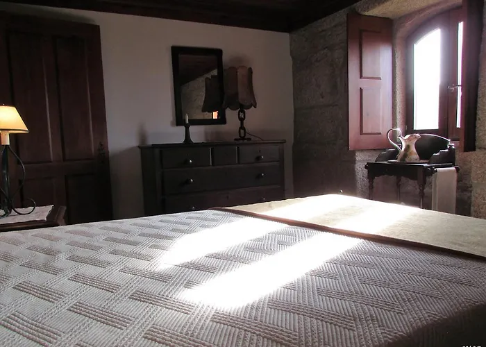 Проживание в семье Casa Do Pomar *