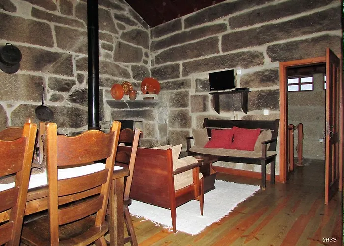 Проживание в семье Casa Do Pomar *